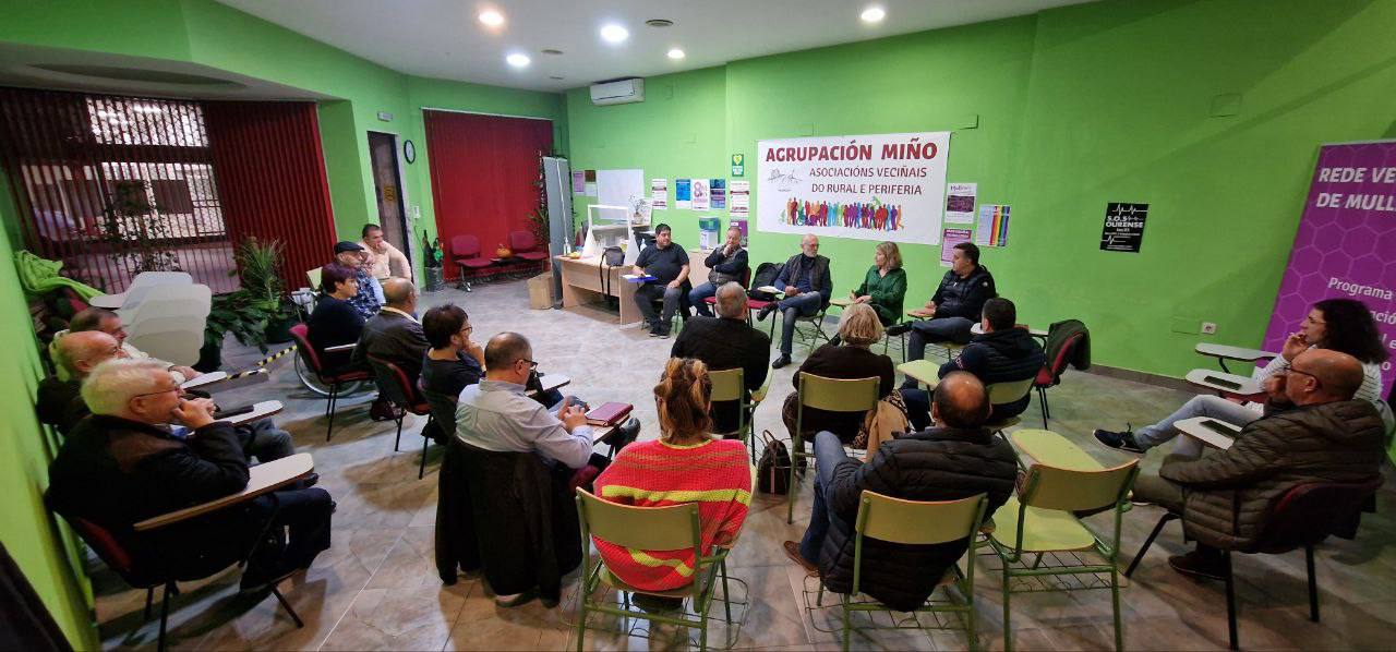 Encontro de Manuel Cabezas coa Agrupación Miño para coñecer as demandas da veciñanza Encontro de Manuel Cabezas coa Agrupación Miño para coñecer as demandas da veciñanza