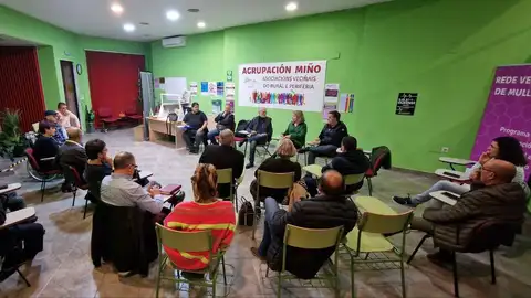 Encontro de Manuel Cabezas coa Agrupación Miño para coñecer as demandas da veciñanza Encontro de Manuel Cabezas coa Agrupación Miño para coñecer as demandas da veciñanza