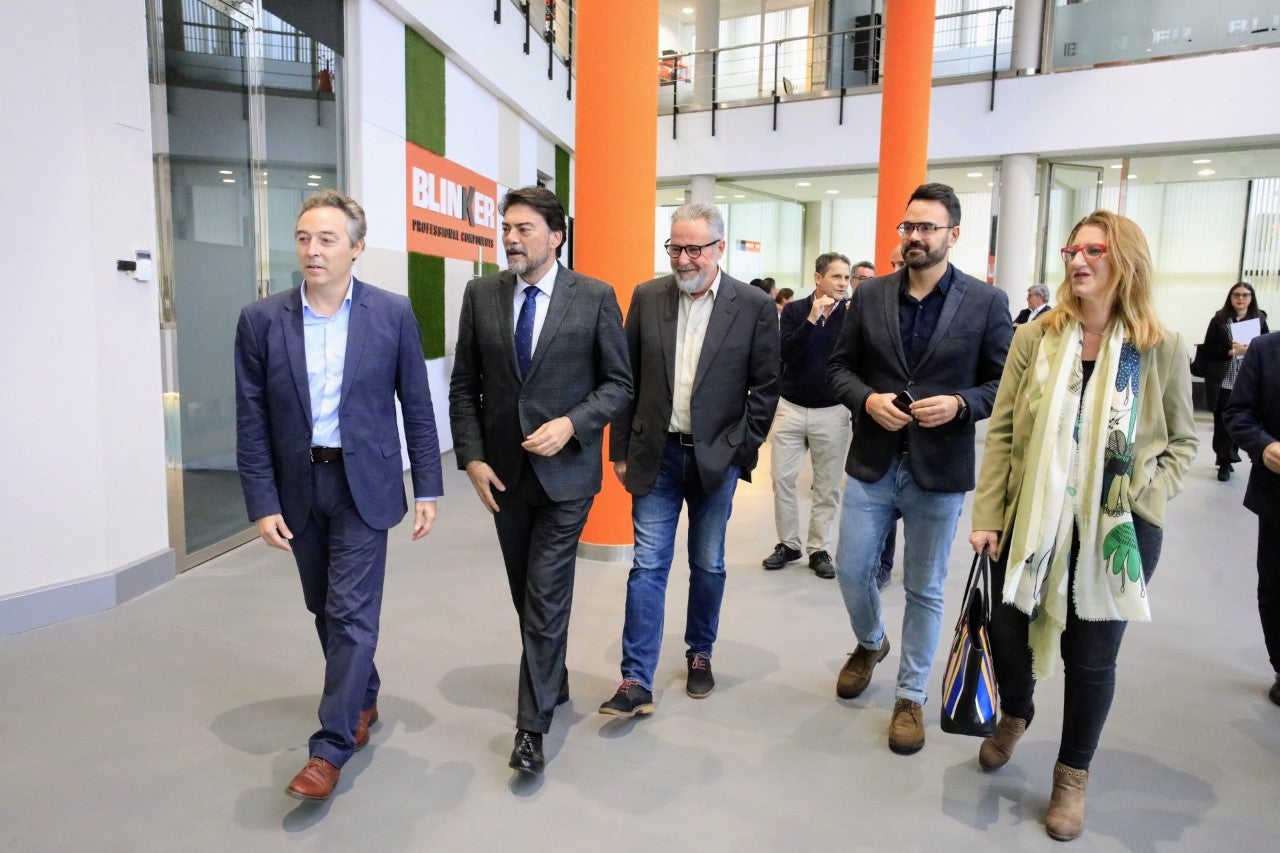 El alcalde Luis Barcala anuncia la ampliación en 650.000 metros cuadrados de Las Atalayas y la modernización del cinturón industrial El alcalde Luis Barcala anuncia la ampliación en 650.000 metros cuadrados de Las Atalayas y la modernización del cinturón industrial