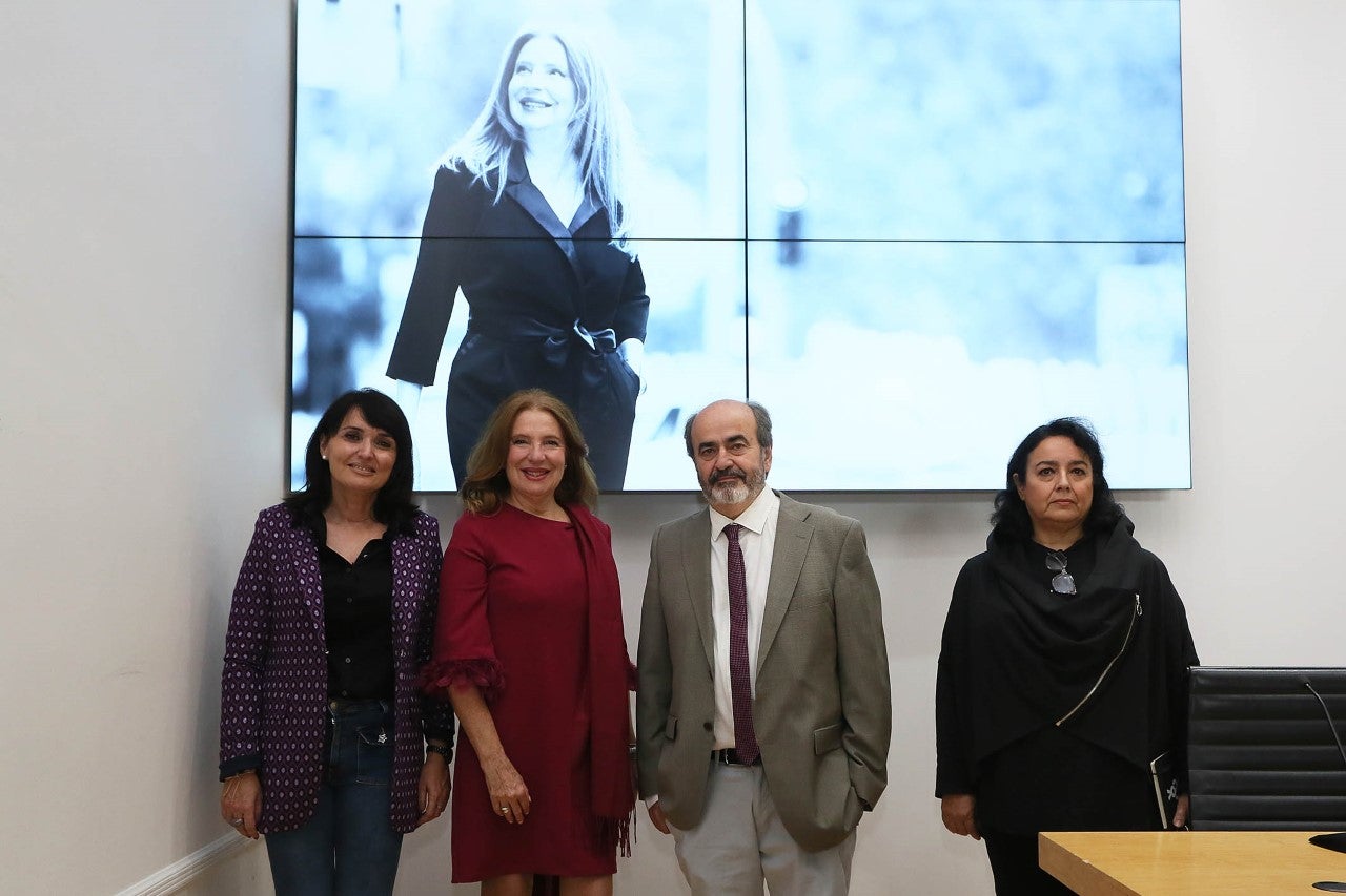 “El arte como inspiración: Las colecciones de Sara Navarro”, una selección de obras de arte y piezas de calzado en Alicante “El arte como inspiración: Las colecciones de Sara Navarro”, una selección de obras de arte y piezas de calzado en Alicante