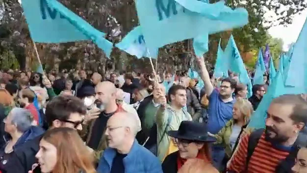 Miles de personas salen a la calle en Madrid para protestar contra la destrucción de la Sanidad Pública 