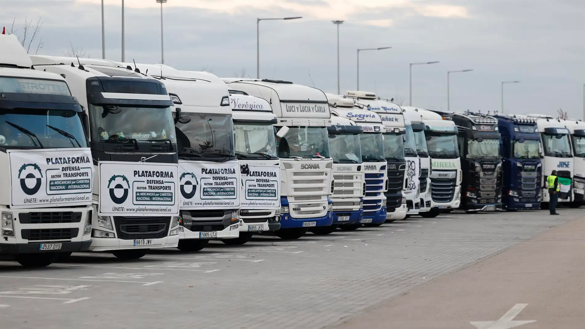 Camiones de la Plataforma Nacional en Defensa del Sector del Transporte.