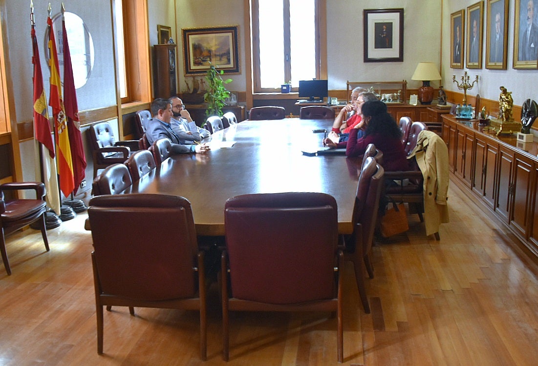 Sentadas las bases de la mesa de trabajo sobre la exclusión financiera que amenaza al medio rural Sentadas las bases de la mesa de trabajo sobre la exclusión financiera que amenaza al medio rural