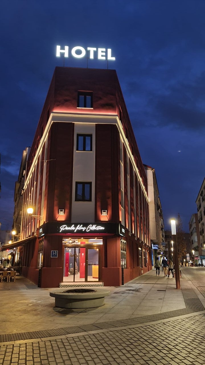 Un hotel de cine abre sus puertas frente al Teatro María Luisa, ofreciendo un alojamiento diferente Un hotel de cine abre sus puertas frente al Teatro María Luisa, ofreciendo un alojamiento diferente