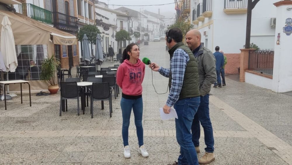 La tranquilidad y la calidad de vida son aspectos que valoran de su pueblo los habitantes de Zalamea la Real.
