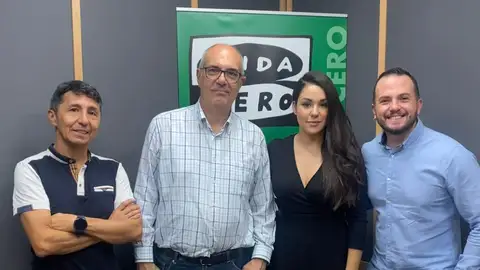 Germán Ricardo, Francisco Sabúco, Isabel Egido y Rafa Más en los estudios de Onda Cero Alicante Entrevista sobre salud mental, Más de Uno Alicante con Isabel Egido.