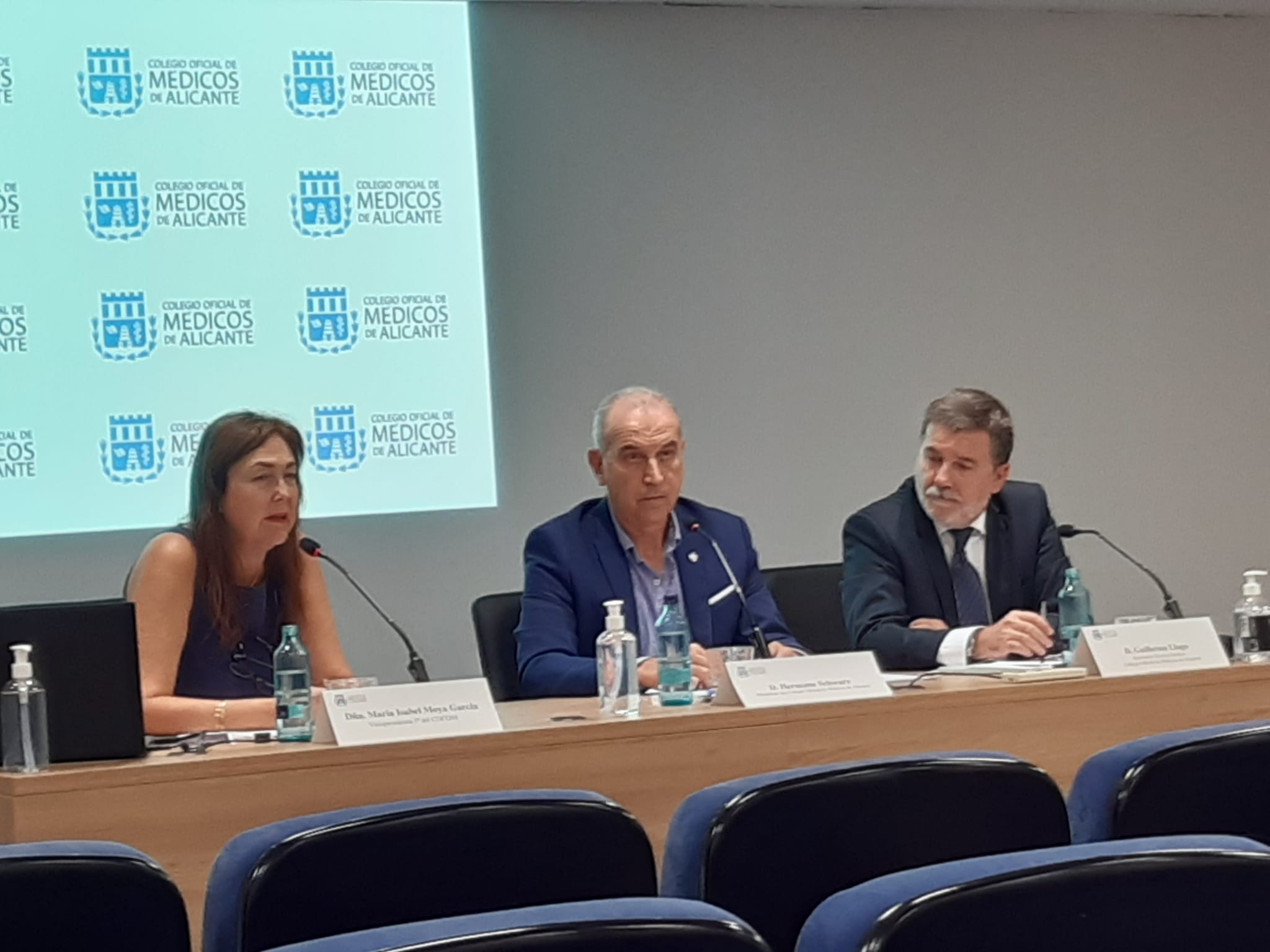 Sanidad condenada en firme por retrasar la vacuna de la covid-19 a los médicos de la privada de Alicante Sanidad condenada en firme por retrasar la vacuna de la covid-19 a los médicos de la privada de Alicante