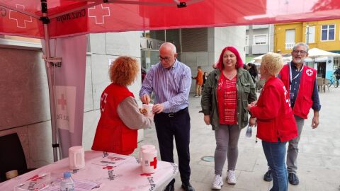 El Ayuntamiento de San Vicente del Raspeig recibe a una delegaci&oacute;n de Cruz Roja San Vicente el &ldquo;D&iacute;a de la Banderita&rdquo; dedicado a la infancia