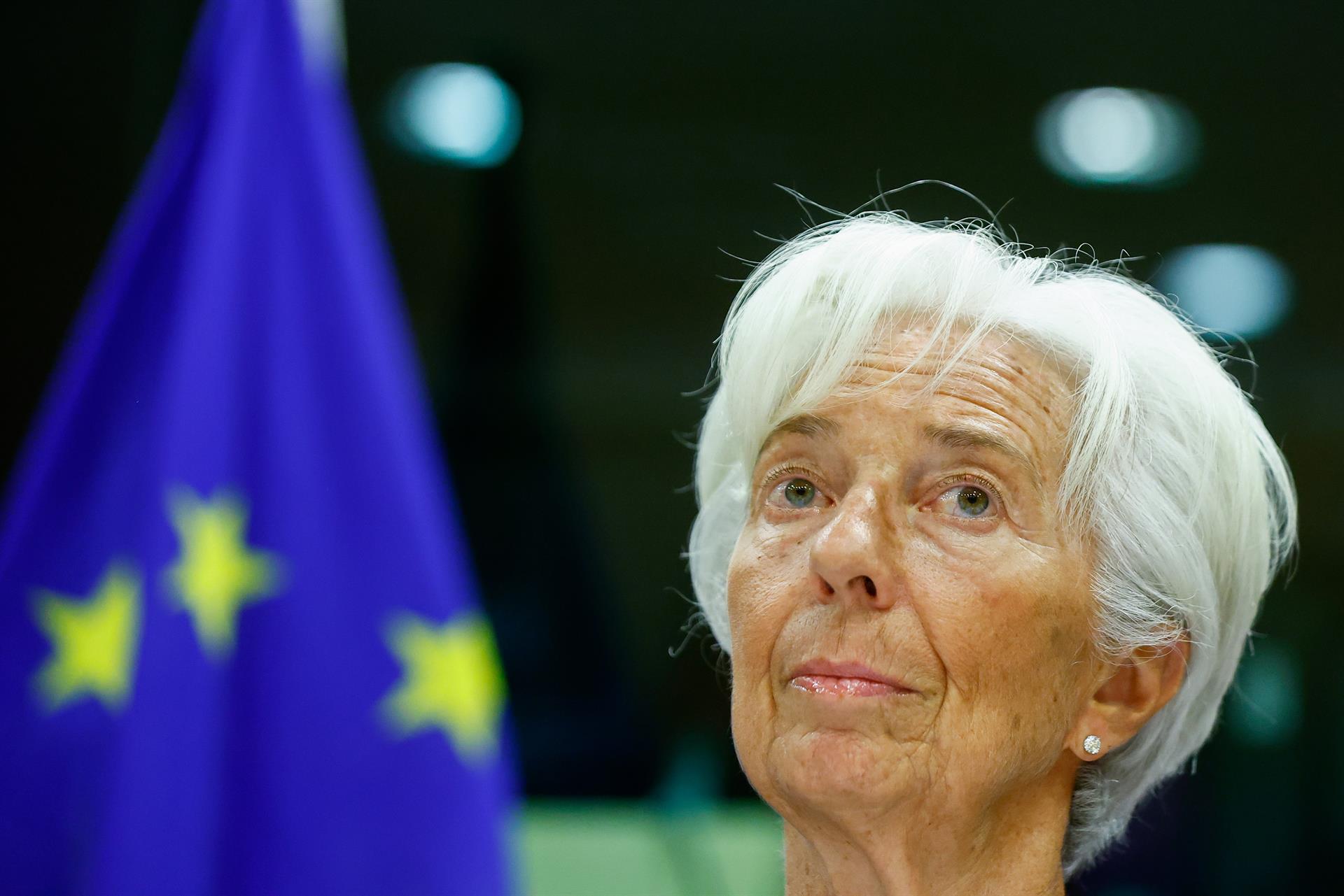 Christine Lagarde advierte de que ha aumentado el riesgo de recesión en la zona euro Christine Lagarde advierte de que ha aumentado el riesgo de recesión en la zona euro