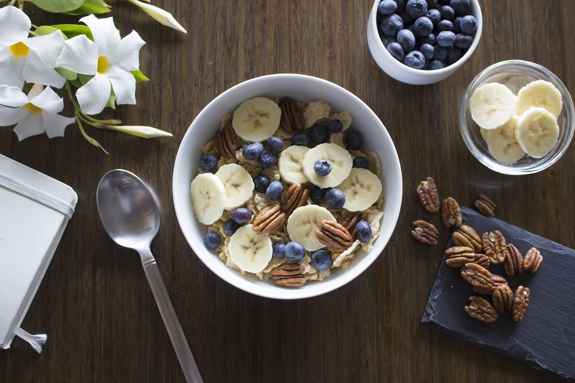 Los 5 mejores alimentos para tu cerebro y los que debes evitar Los 5 mejores alimentos para tu cerebro y los que debes evitar