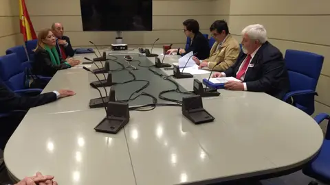 Una de las reuniones de AJYPE con grupo del Senado Una de las reuniones de AJYPE con grupo del Senado