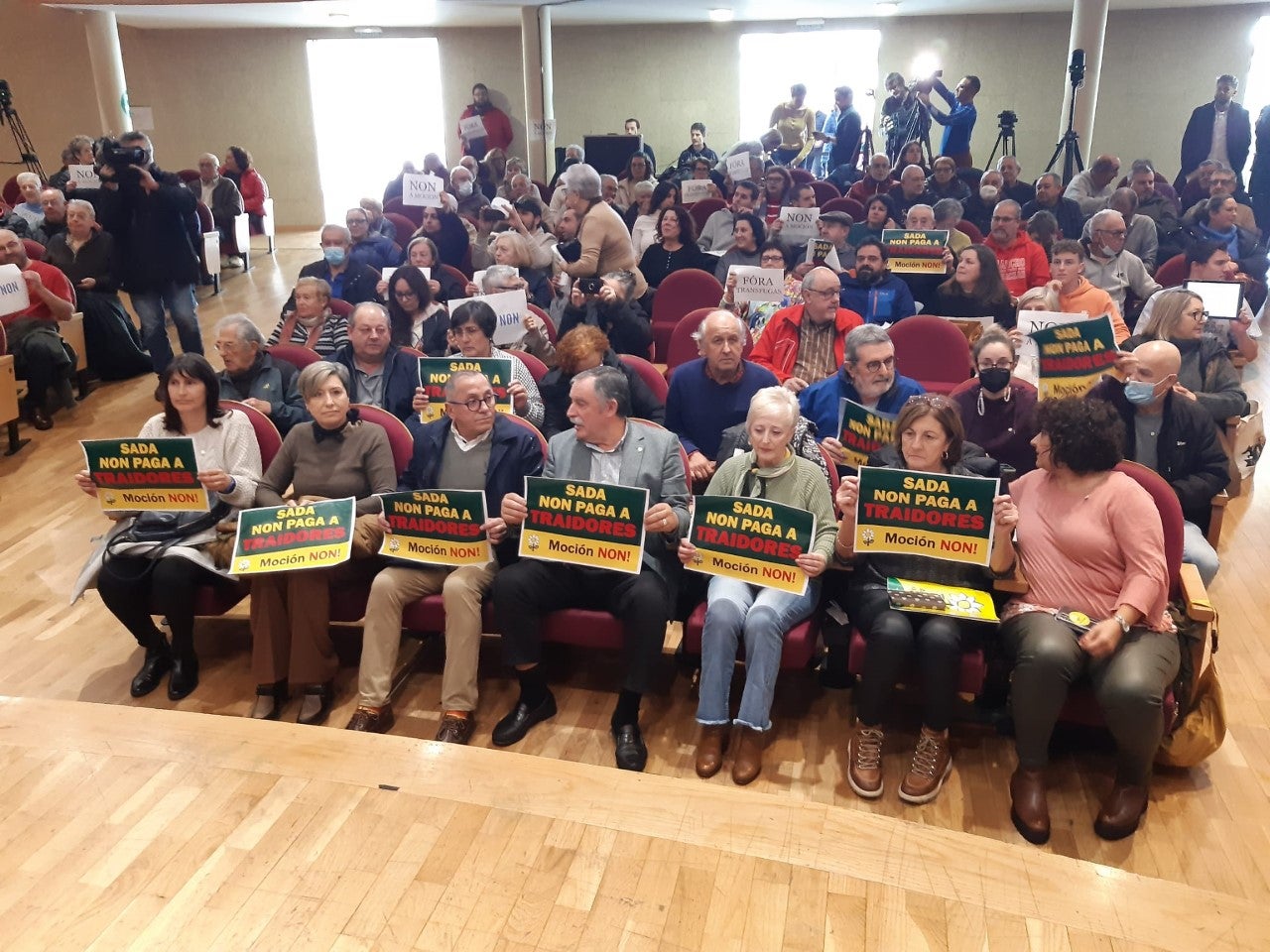 Se consuma la moción de censura en Sada Se consuma la moción de censura en Sada