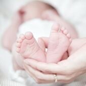 Imagen de los pies de un bebé recién nacido