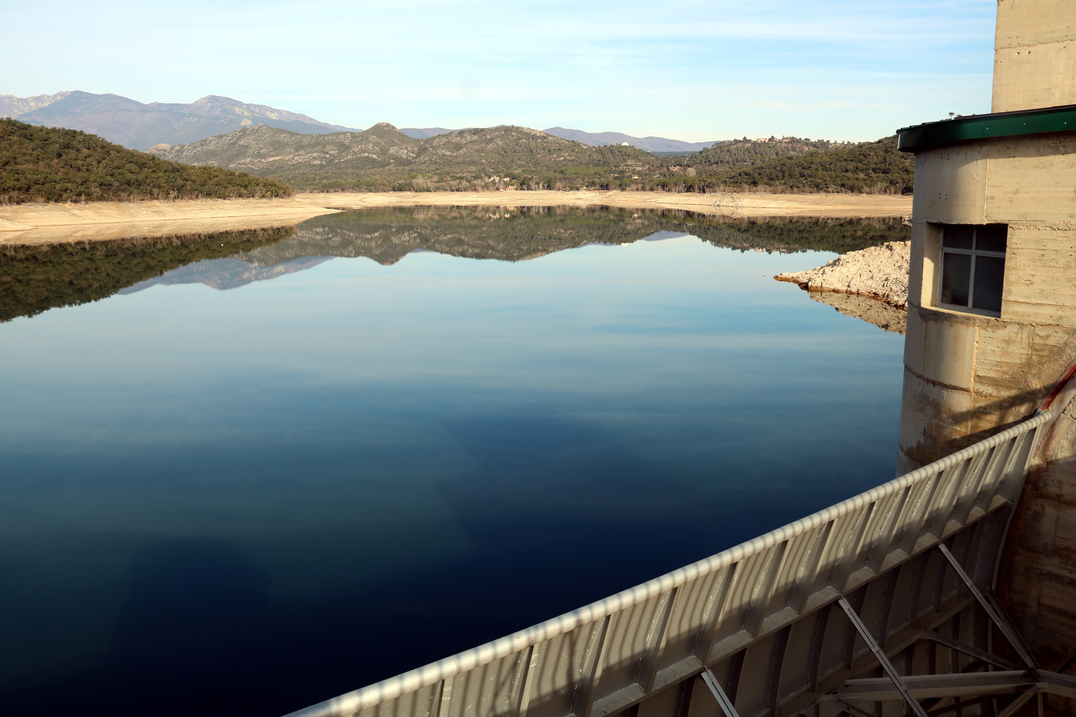 Alerta por sequía en Barcelona: restricciones en el consumo de agua a partir de este martes Alerta por sequía en Barcelona: restricciones en el consumo de agua a partir de este martes