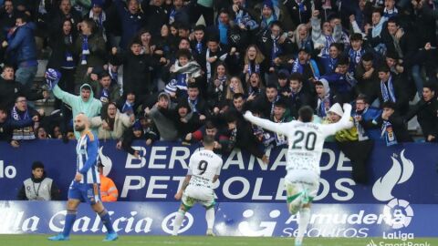 Borja bast&oacute;n celebra su gol en Ponferrada