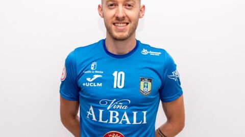 Diones Alex Veroneze "Bater&iacute;a", jugador del Vi&ntilde;a Albali F. S. Valdepe&ntilde;as