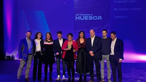 Representantes de Huesca La Magia en la entrega de los Premios Agripina