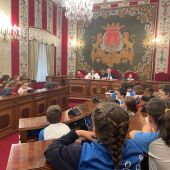 Los escolares piden en el Pleno Infantil parques temáticos de sus dibujos favoritos y una calle en Alicante