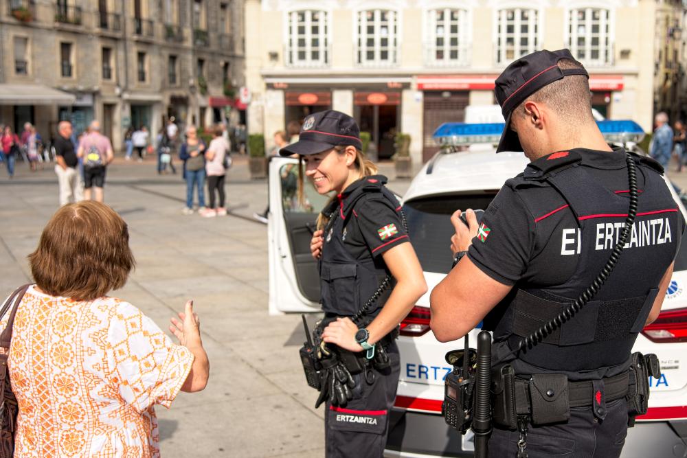 Sin estatura mínima y mayor reserva de plazas para una Ertzaintza más igualitaria Sin estatura mínima y mayor reserva de plazas para una Ertzaintza más igualitaria