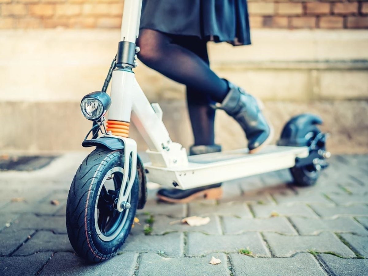 Esta es la multa que te pueden poner por entrar al autobús o al metro con el patinete eléctrico Esta es la multa que te pueden poner por entrar al autobús o al metro con el patinete eléctrico