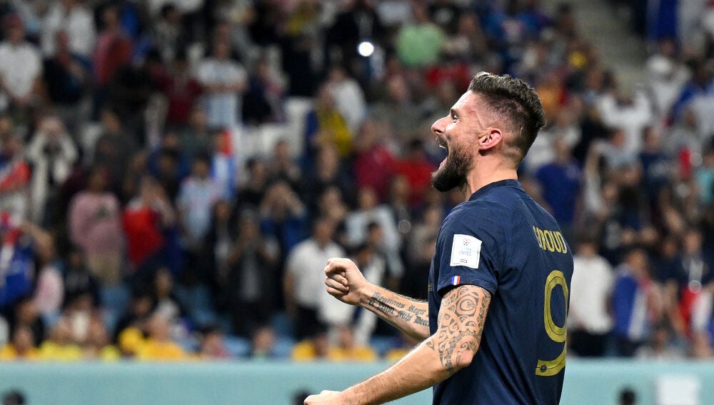 Giroud celebra un gol con Francia