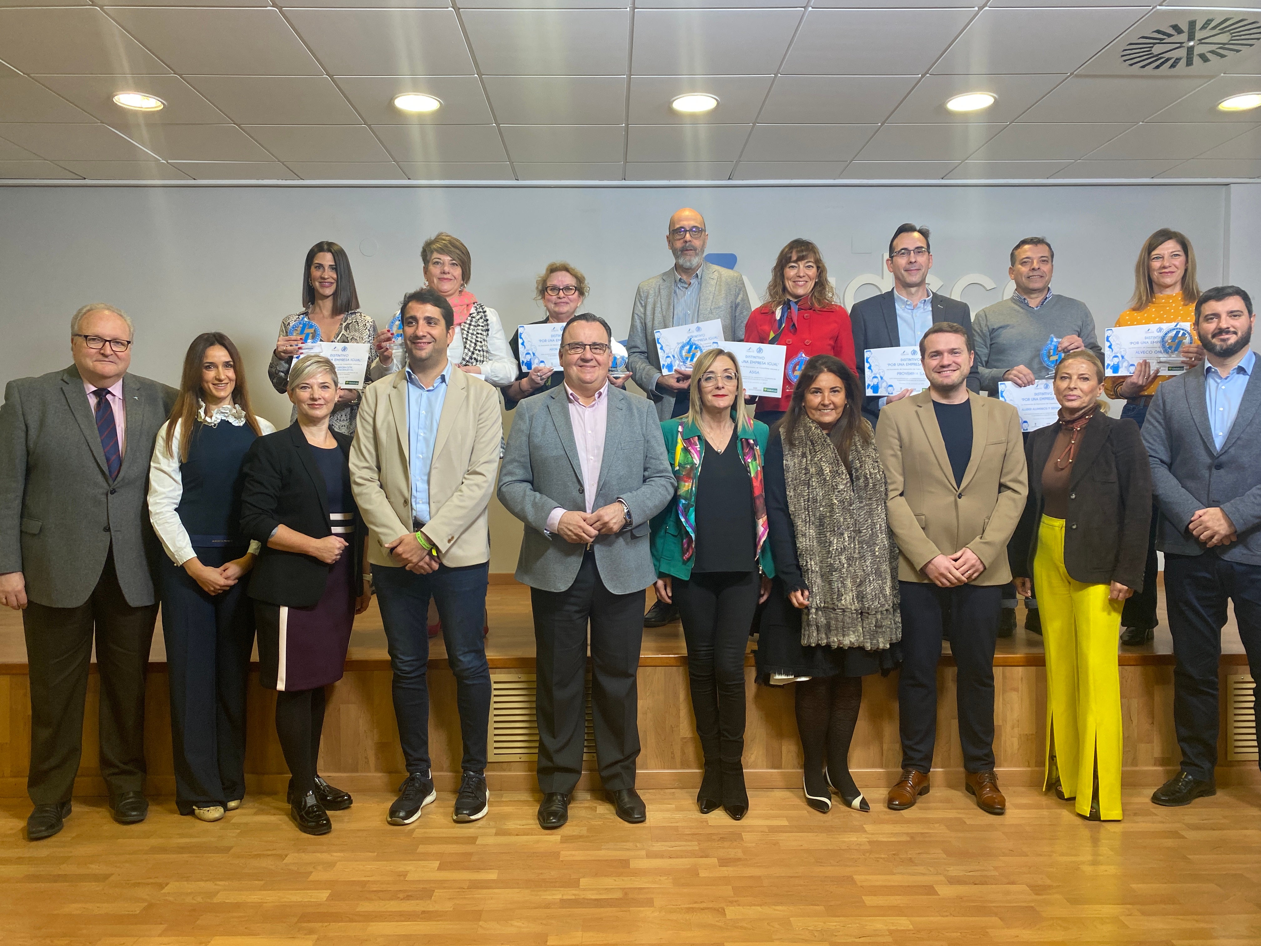 ADECA reconoce a 80 empresas con el distintivo ‘Por una Empresa Igual’ ADECA reconoce a 80 empresas con el distintivo ‘Por una Empresa Igual’
