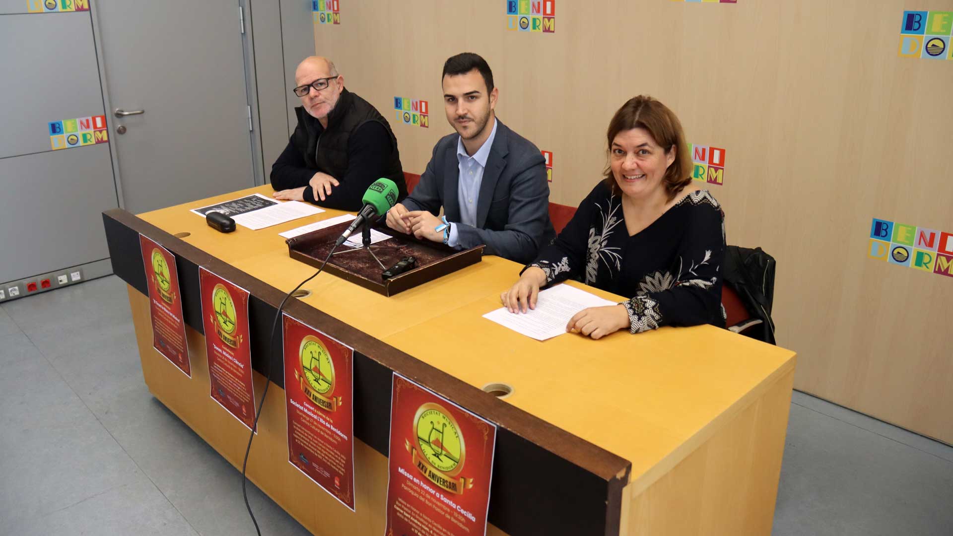 La Societat Musical L'Illa de Benidorm celebra su XXV Aniversario La Societat Musical L'Illa de Benidorm celebra su XXV Aniversario