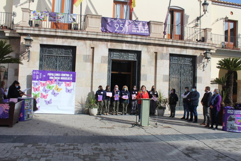 Nules conmemora el 25N con la apuesta por visibilizar el 016 de atención a las victimas de violencia de género Nules conmemora el 25N con la apuesta por visibilizar el 016 de atención a las victimas de violencia de género