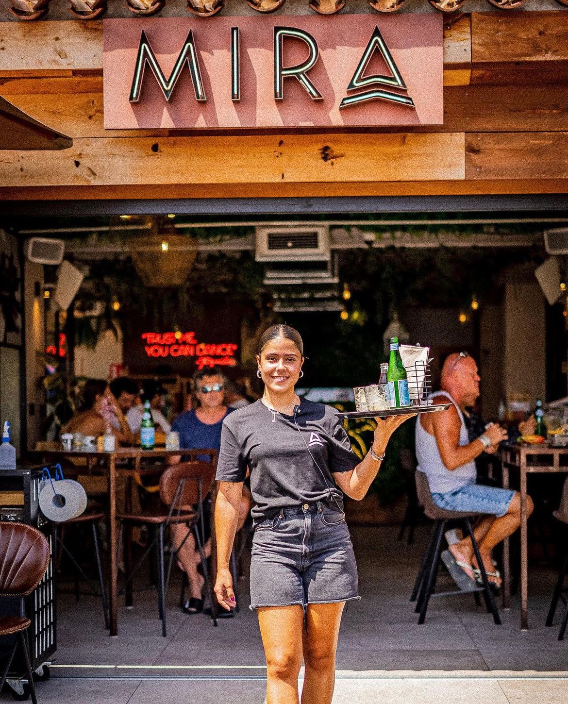 El mar y la gastronomía se dan la mano en Mira Ibiza, en Marina Botafoch El mar y la gastronomía se dan la mano en Mira Ibiza, en Marina Botafoch