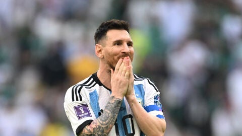 Messi se lamenta tras la derrota de Argentina ante Arabia Saud&iacute;