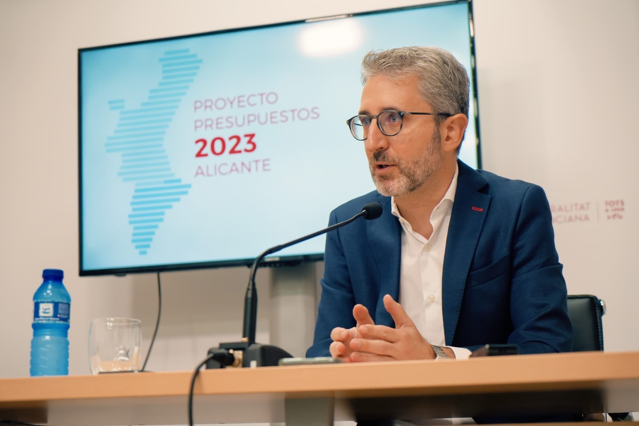 Arcadi España confía en que el Gobierno aumente las ayudas al sector cerámico Arcadi España confía en que el Gobierno aumente las ayudas al sector cerámico