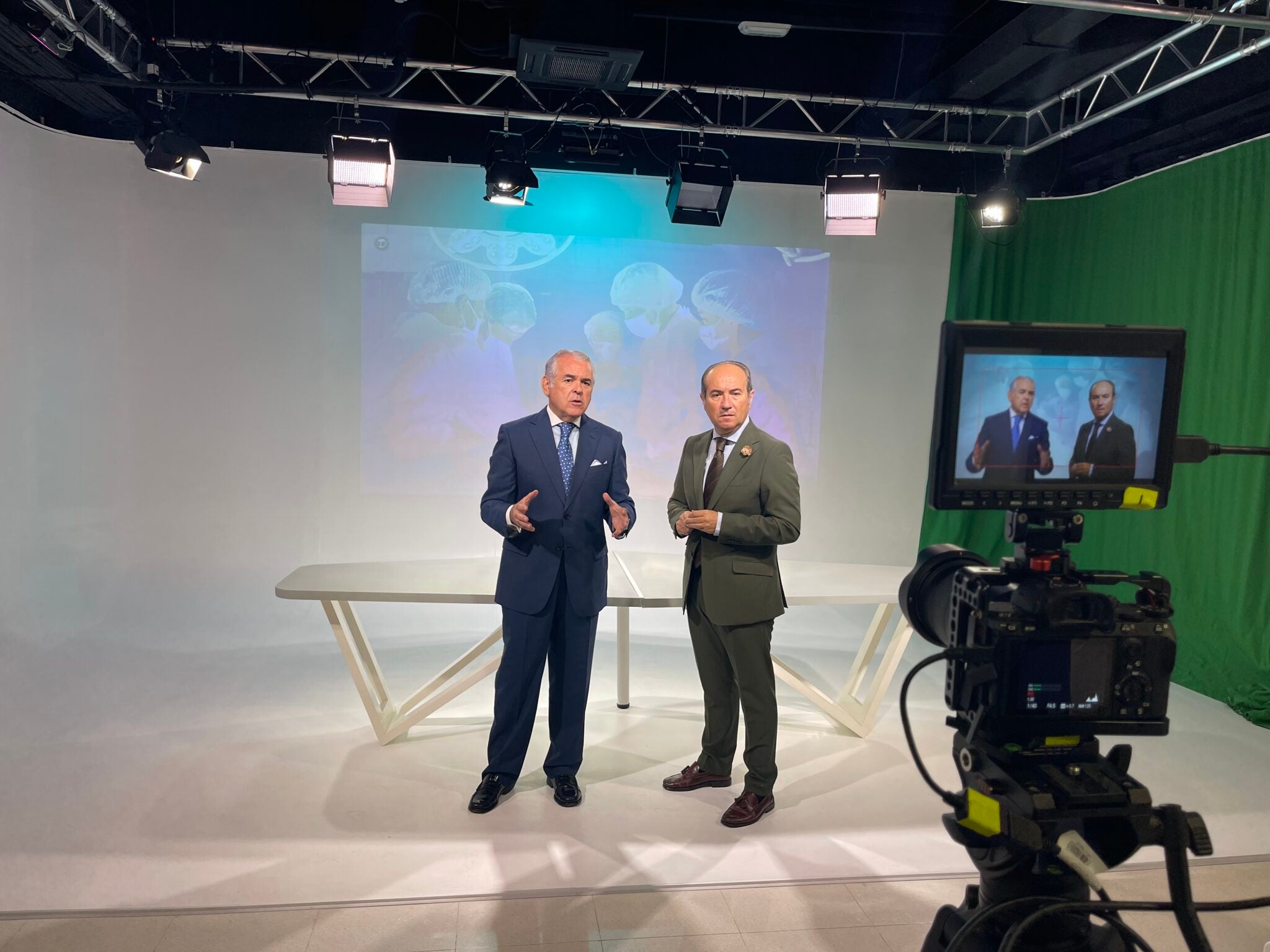 El colegio de Médicos de Málaga estrena plató de TV El colegio de Médicos de Málaga estrena plató de TV