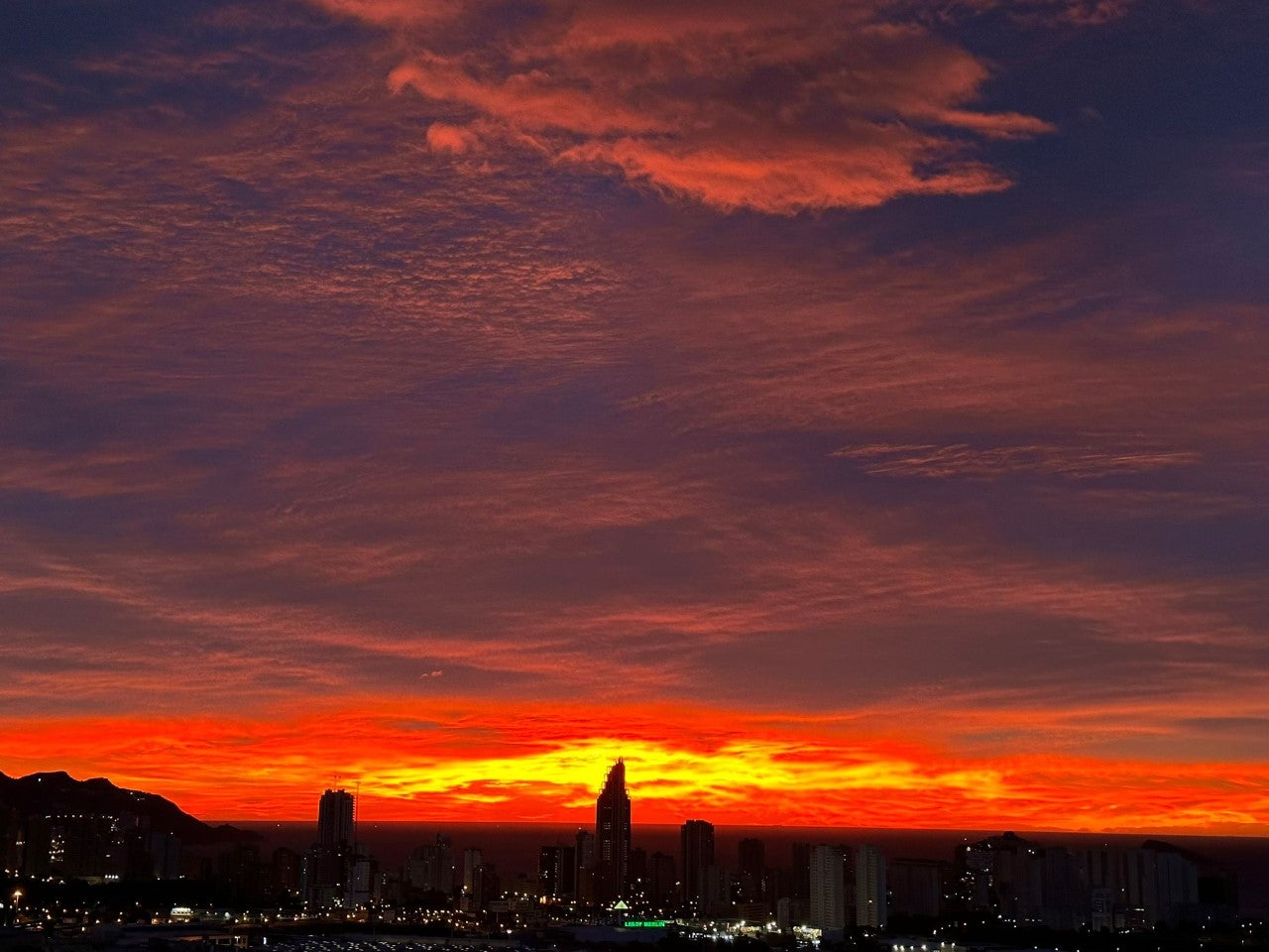 Nubes altas y subida de temperaturas para este miércoles en la Marina Baixa Nubes altas y subida de temperaturas para este miércoles en la Marina Baixa