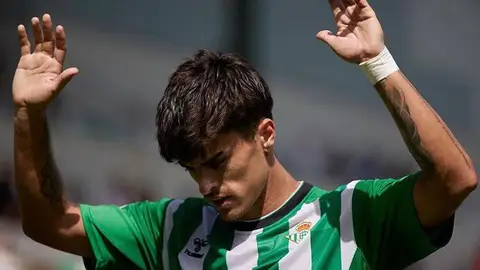 Juanmi evoluciona bien; Juan Cruz, hasta 2023 Juanmi evoluciona bien; Juan Cruz, hasta 2023
