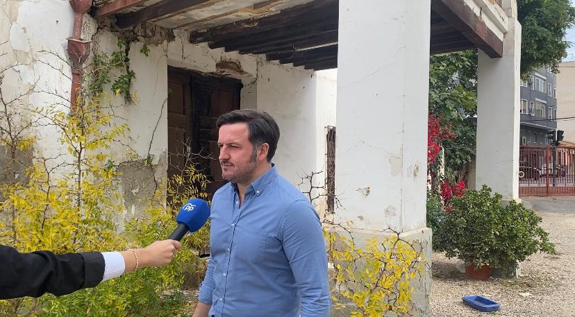 El PP de Elche dice que la casa del Huerto de la Virgen está en una “situación límite” y exige su rehabilitación urgente El PP de Elche dice que la casa del Huerto de la Virgen está en una “situación límite” y exige su rehabilitación urgente