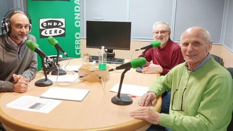 Fernando Gomecello y Mariano Carpintero, miembros de la Asociaci&oacute;n de Vecinos El Val, en M&aacute;s de uno Alcal&aacute;