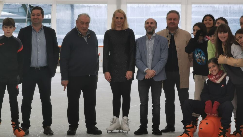 Inauguración de Pista de Hielo en CC Ponte Vella