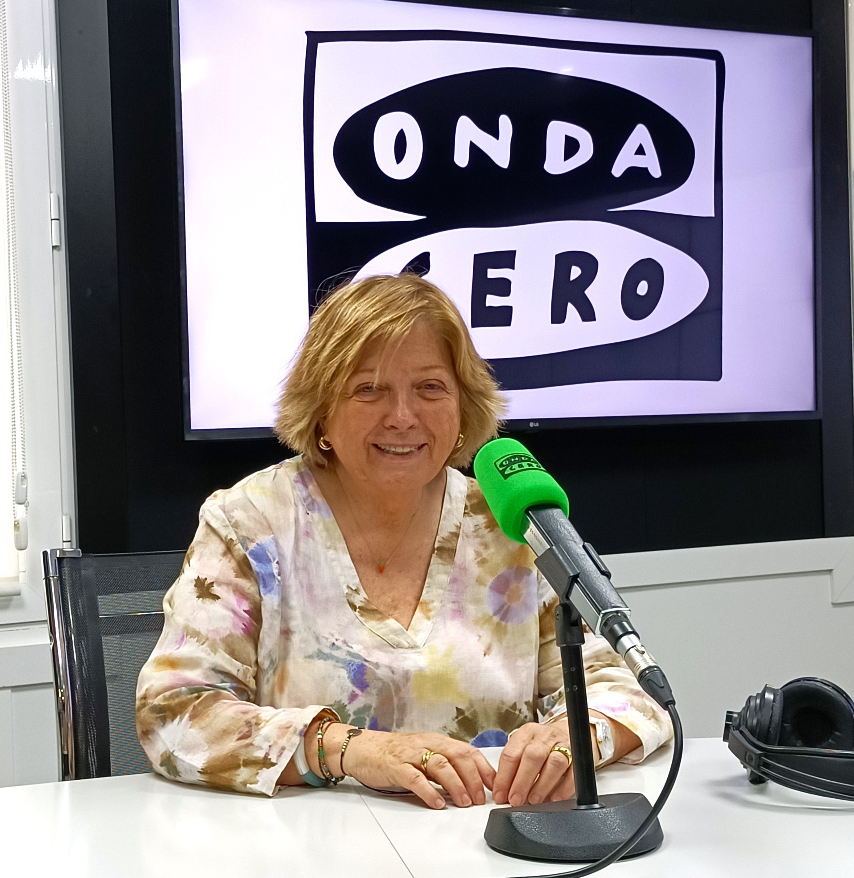 Microscopi femení amb Núria Basi, presidenta de Basi-Grup Microscopi femení amb Núria Basi, presidenta de Basi-Grup