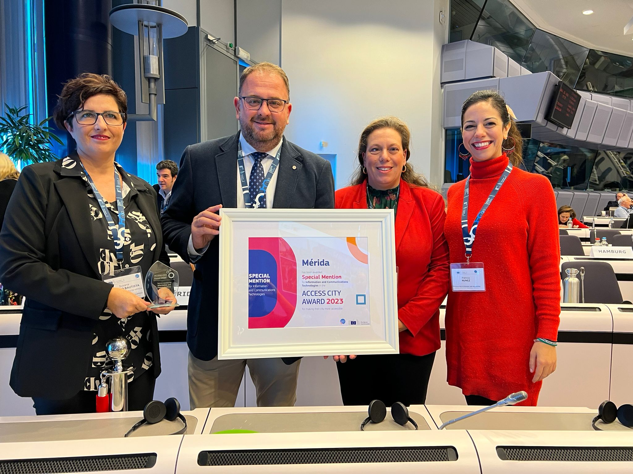 Mérida recibe en Bruselas la mención especial de los Premios de la CE a Ciudad Europea Accesible Mérida recibe en Bruselas la mención especial de los Premios de la CE a Ciudad Europea Accesible