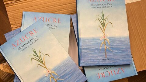 A novela "Az&uacute;car" celebra unha nova edici&oacute;n en galego con su autora, Bibiana Candia. Conversamos con ela e co seu ilustrador Xos&eacute; Cobas