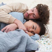 Melatonina para dormir: efectos secundarios y posible tratamiento contra el cáncer y las migrañas