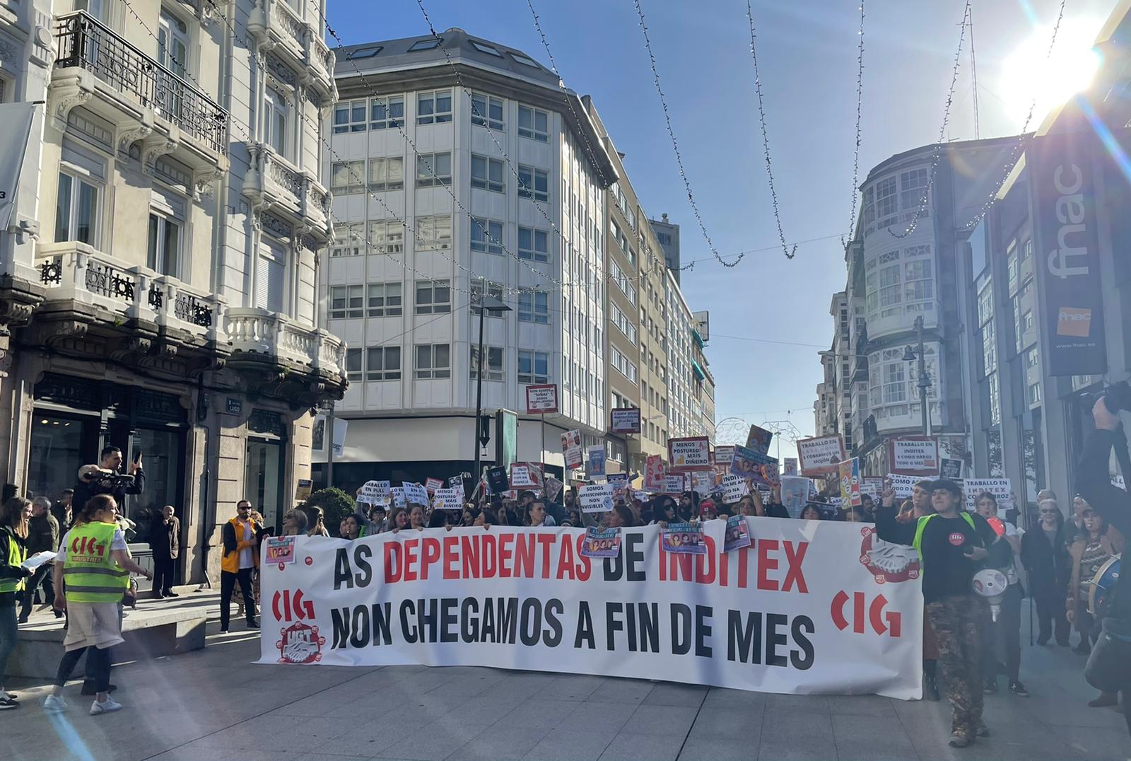 El personal de tiendas de INDITEX intensifica sus protestas en A Coruña El personal de tiendas de INDITEX intensifica sus protestas en A Coruña