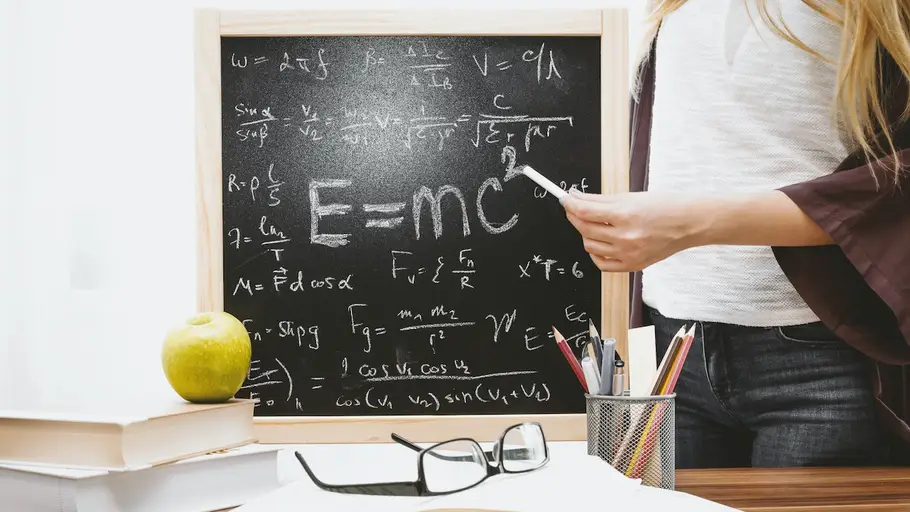 Imagen de la mesa de una profesora de universidad Imagen de la mesa de una profesora de universidad