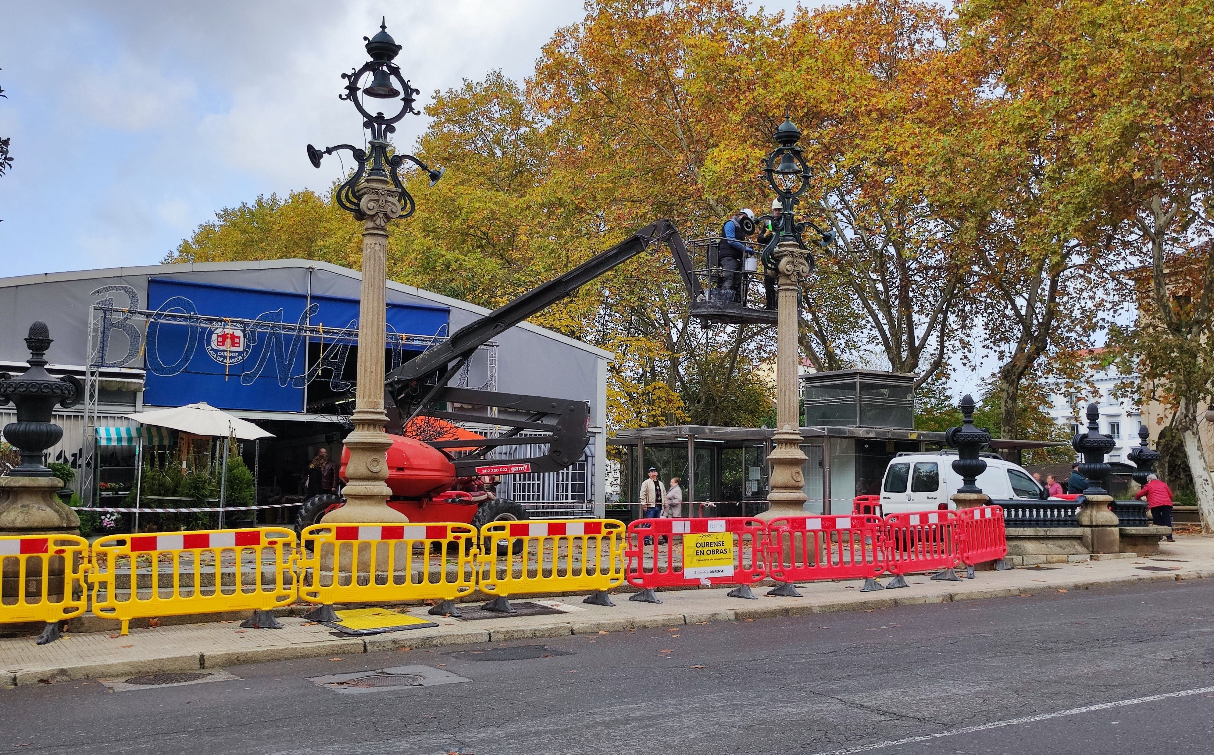 O Concello coloca os farois de Daniel Vázquez-Gulías O Concello coloca os farois de Daniel Vázquez-Gulías