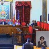 Pleno municipal del Ayuntamiento de Elche tras el abandono del mismo de los concejales del PP. 