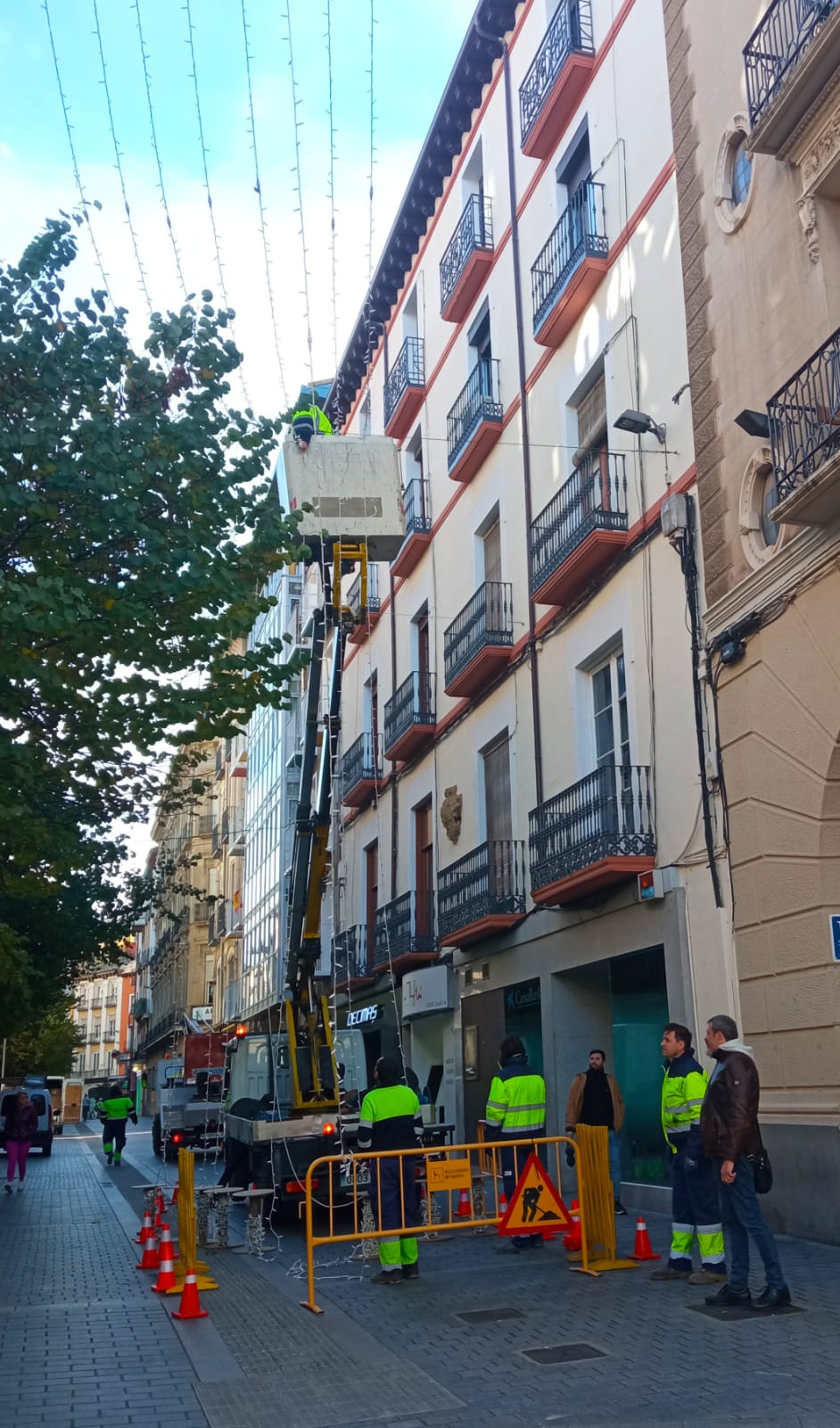 Huesca ilumina la Navidad con led y horario reducido Huesca ilumina la Navidad con led y horario reducido