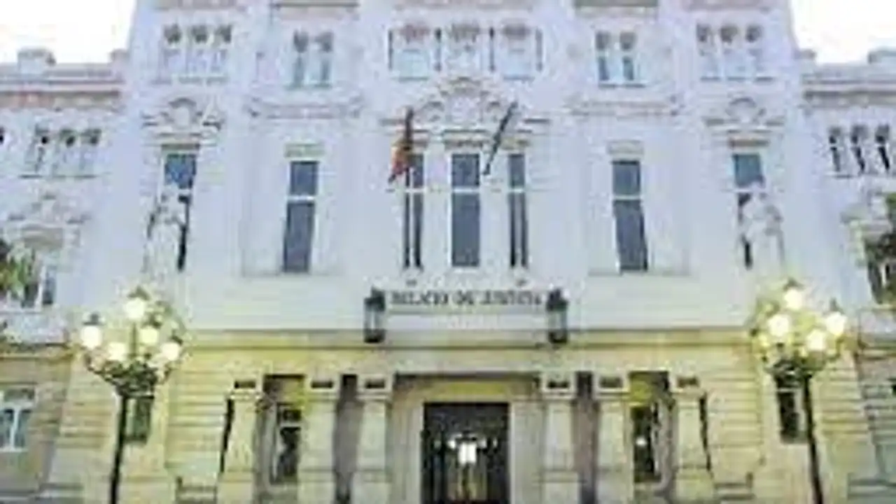 Imagen de la sede del TSXG en A Coruña. Wikipedia Imagen de la sede del TSXG en A Coruña. Wikipedia