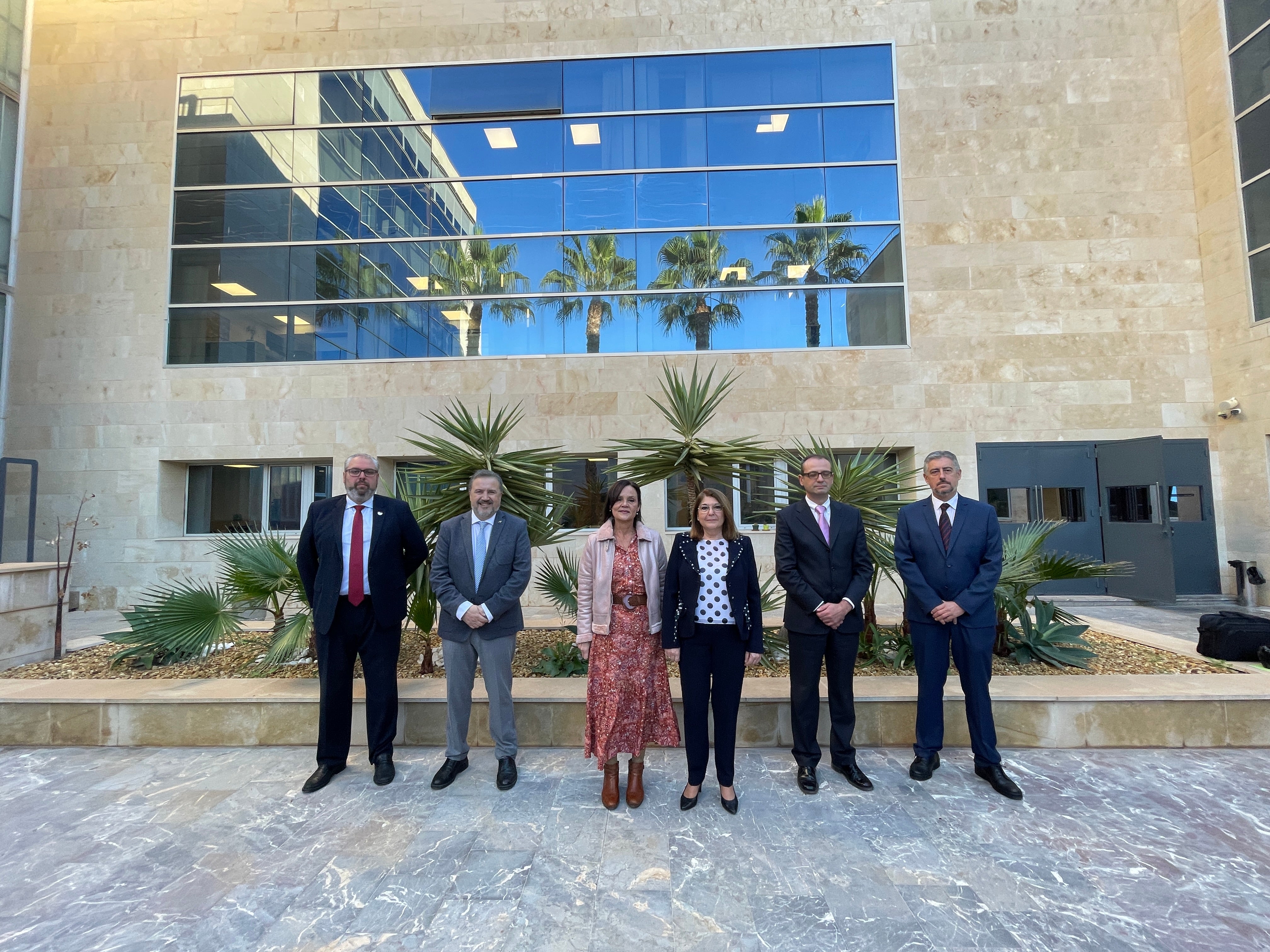 Educación anuncia la gratuidad de los libros de texto, desde 3º de Primaria hasta 4º de la ESO, para el próximo año Educación anuncia la gratuidad de los libros de texto, desde 3º de Primaria hasta 4º de la ESO, para el próximo año