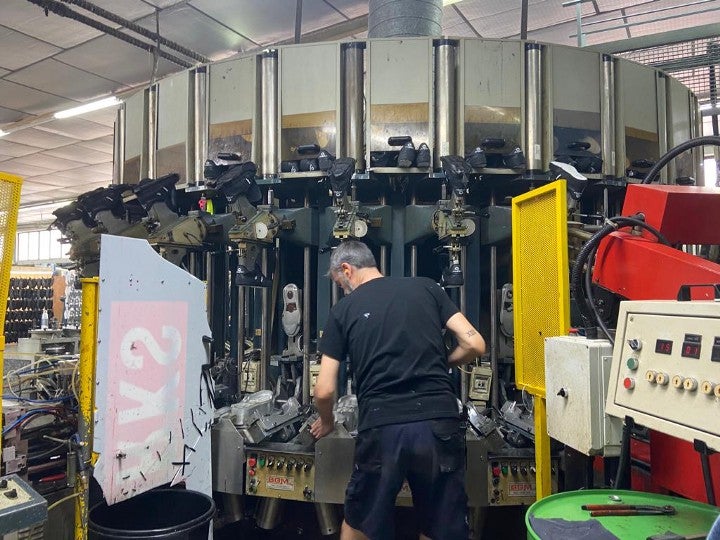 La patronal del sector calzado, en contra de la reducción de la jornada laboral porque si se aplica conllevará pérdida de empleos La patronal del sector calzado, en contra de la reducción de la jornada laboral porque si se aplica conllevará pérdida de empleos