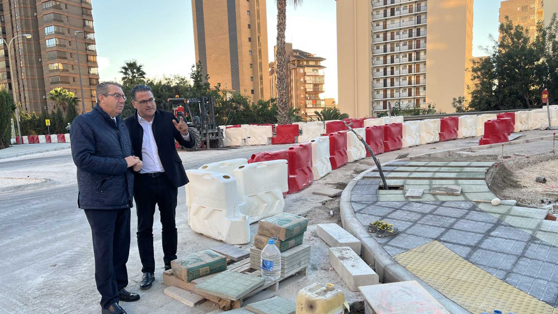 Benidorm crea una rotonda entre las avenidas Marina Baixa y Villajoyosa Benidorm crea una rotonda entre las avenidas Marina Baixa y Villajoyosa